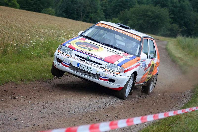 Jiří Hladík se svým zbrusu novým vozem Renault Clio Rally5 Phase II.