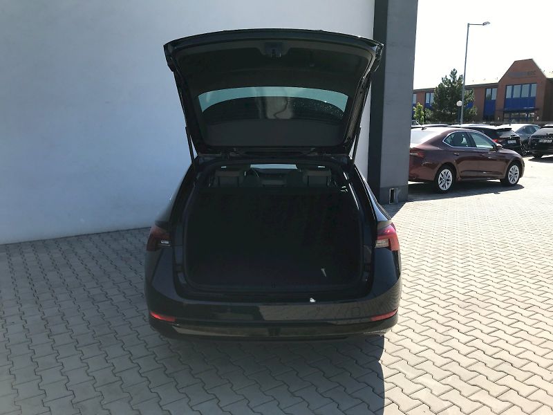 Škoda Octavia (2023) COM iV STY TS 150/1.4 A6F - fotka 9 z 25