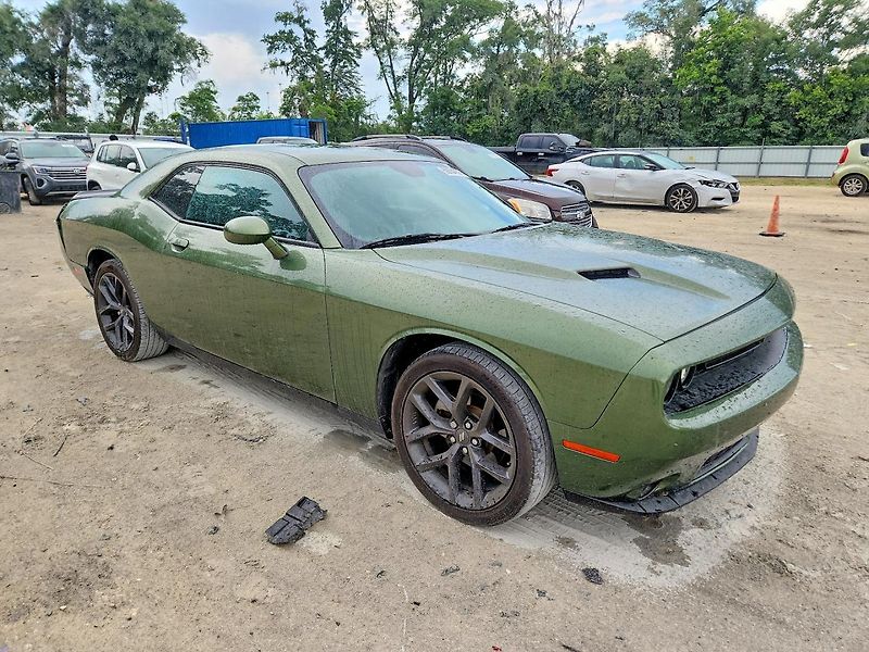 Dodge Challenger (2022) SXT 3.6 - fotka 2 z 11