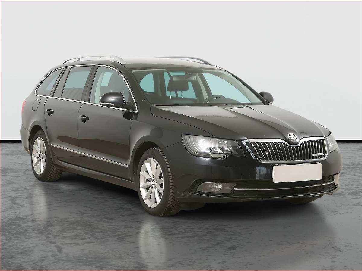 Škoda Superb 1.6 TDI, Xenony, Tempomat
