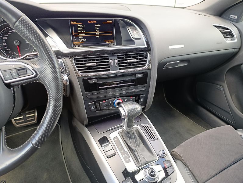Audi A5 2.0TDI QUATTRO S-LINE ČR  - fotka 26 z 38