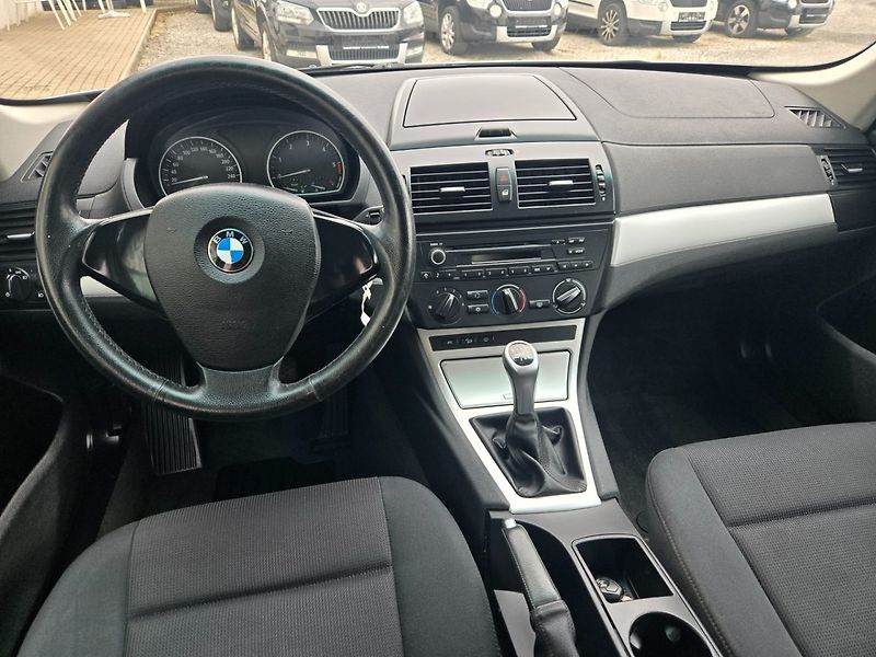 BMW X3 (2010) XDrive 18d TOP - fotka 12 z 20