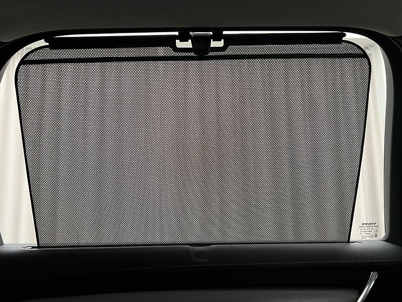 Volvo V90 T6 AWD DARK PLUS - fotka 22 z 45