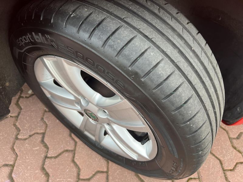 Škoda Octavia 1.2TSI 77KW,EDITION,TZ,ALU,ESP - fotka 43 z 47