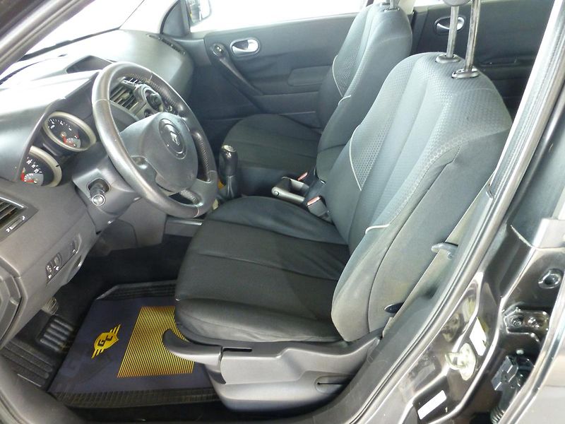 Renault Mégane (2004) 1,6-83KW*KLIMATIZACE**ALU KOLA - fotka 10 z 24