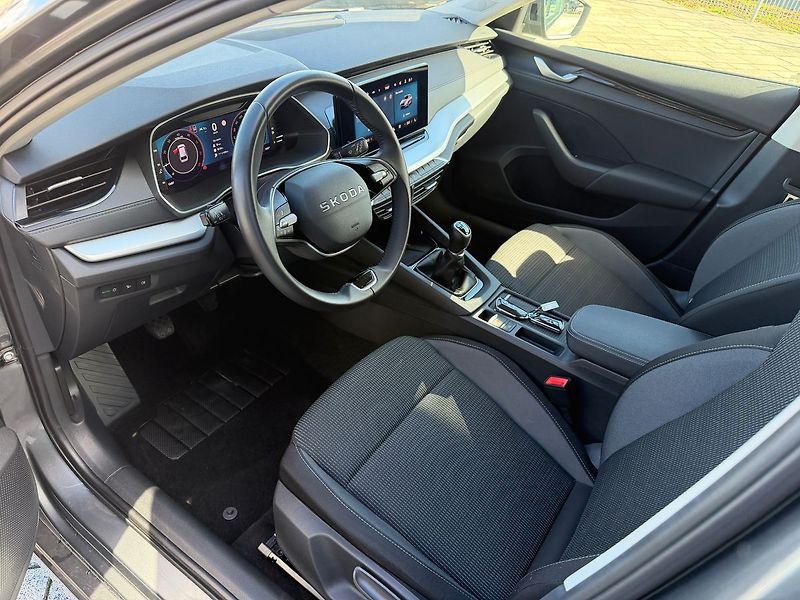 Škoda Octavia Selection  2,0TDI 85kW Matrix - fotka 6 z 17