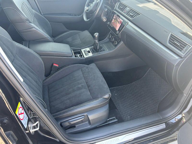 Škoda Superb (2023) COM GRT STY TD 110/2.0 6MP - fotka 12 z 30