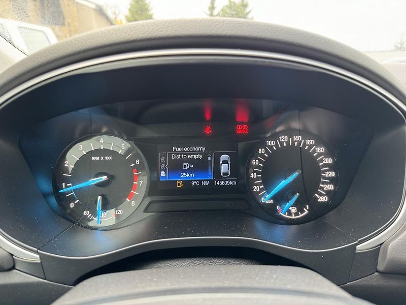 Ford Mondeo 1.5 Ti-VCT 118kW - fotka 13 z 19