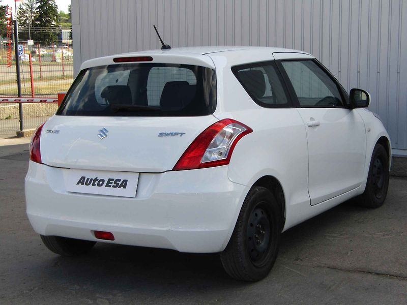 Suzuki Swift (2011) 1.2i - fotka 4 z 15