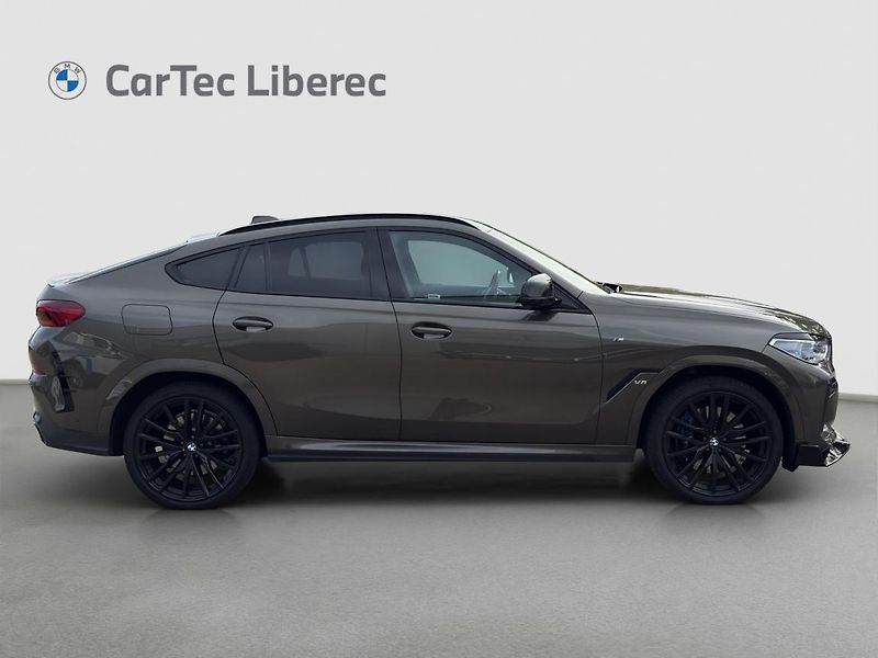 BMW X6 M50i - fotka 6 z 20