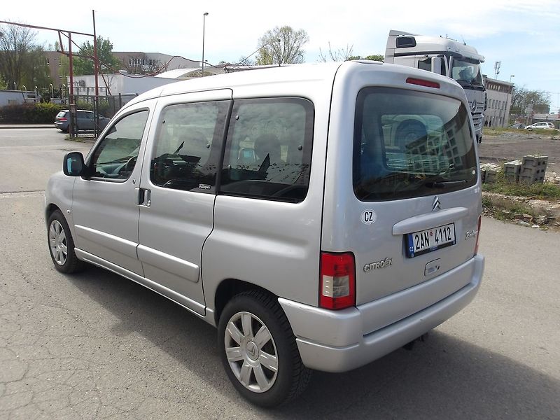 Peugeot Partner 1,6HDi 2xŠOUPAČKY - fotka 12 z 29