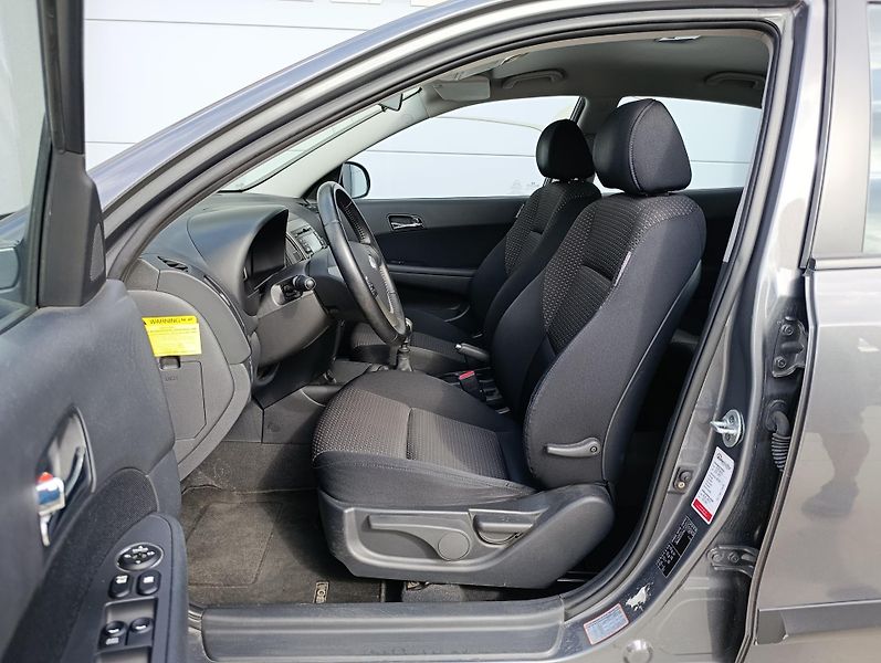Hyundai i30 1.4 CVVT 80kW ČR  - fotka 11 z 31