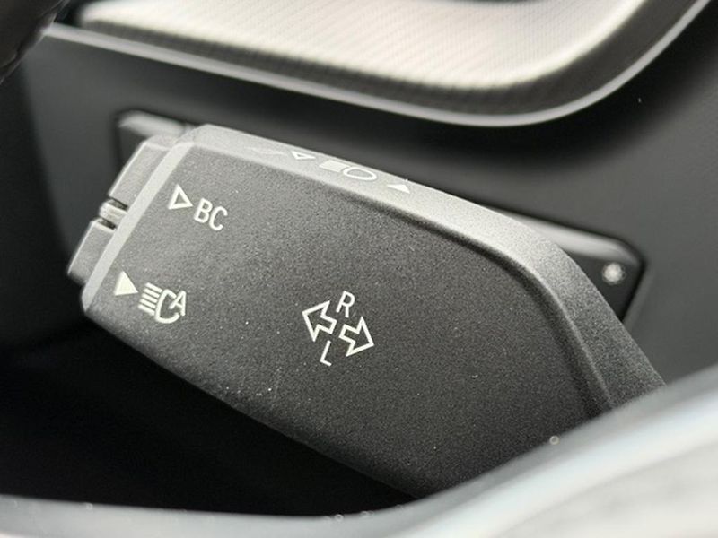 BMW Řada 1 120d xDrive,HEAD-UP,M-PAKET - fotka 30 z 48