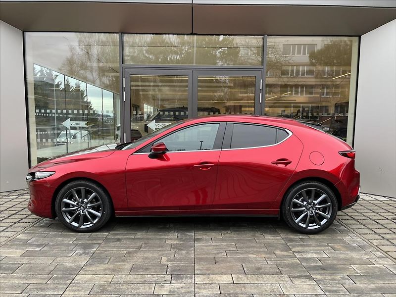 Mazda 3 (2026) 2,5 140ps 6MT FWD Centre-line - fotka 3 z 13