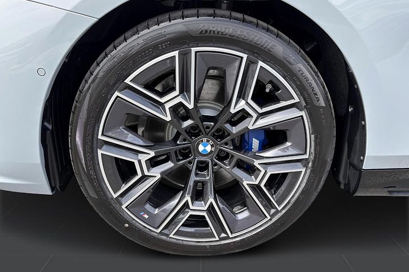 BMW Řada 5 520d xDrive Touring - fotka 5 z 10