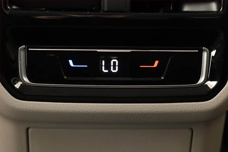 Volkswagen Passat (2022) 2.0 TDI - fotka 17 z 20