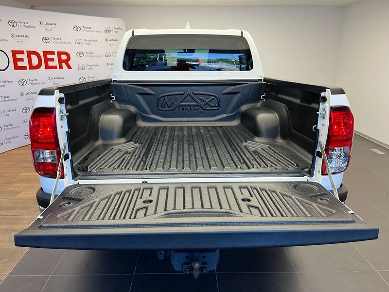 Toyota Hilux Double Cab - 2.8L Diesel - 6 M - fotka 6 z 26