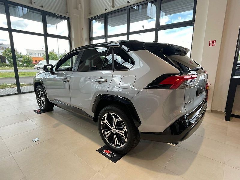 Toyota RAV4 2.5 4x4 Plug-In Selection - fotka 2 z 25