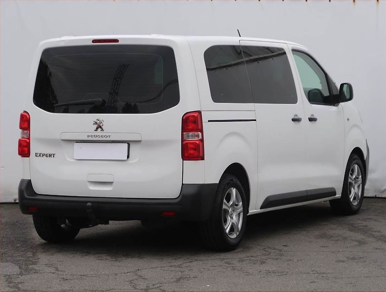 Peugeot Expert (2018) 1.6 BlueHDi, Bus, 6Míst, ČR - fotka 5 z 16