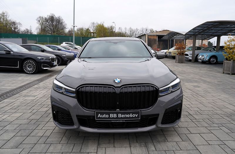 BMW Řada 7 730d xDrive/Mpaket/9AT/Lasery - fotka 1 z 47