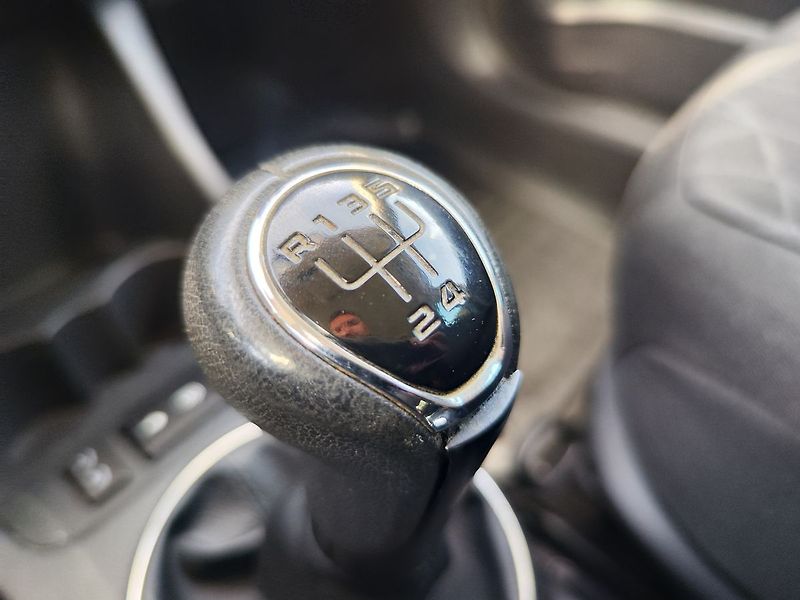 Škoda Fabia 1.6 TDi/55kW Ambiente - fotka 18 z 28