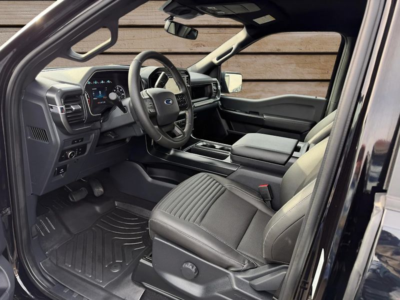 Ford F-150 (2022) +5.0+ROUGH COUNTRY+CERVINI+ - fotka 15 z 21