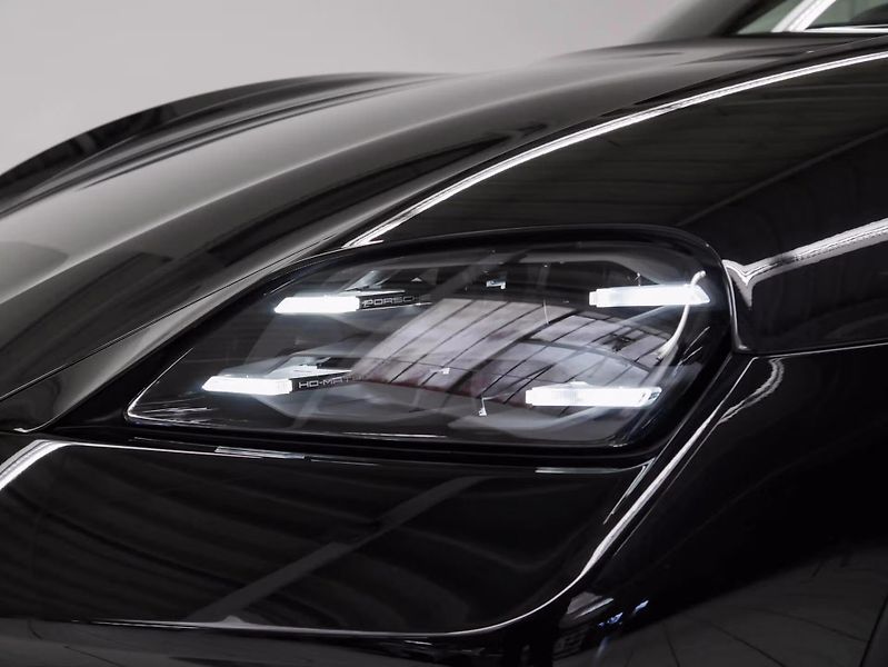 Porsche Taycan 4 Cross Turismo HuD Pano 360 - fotka 10 z 25
