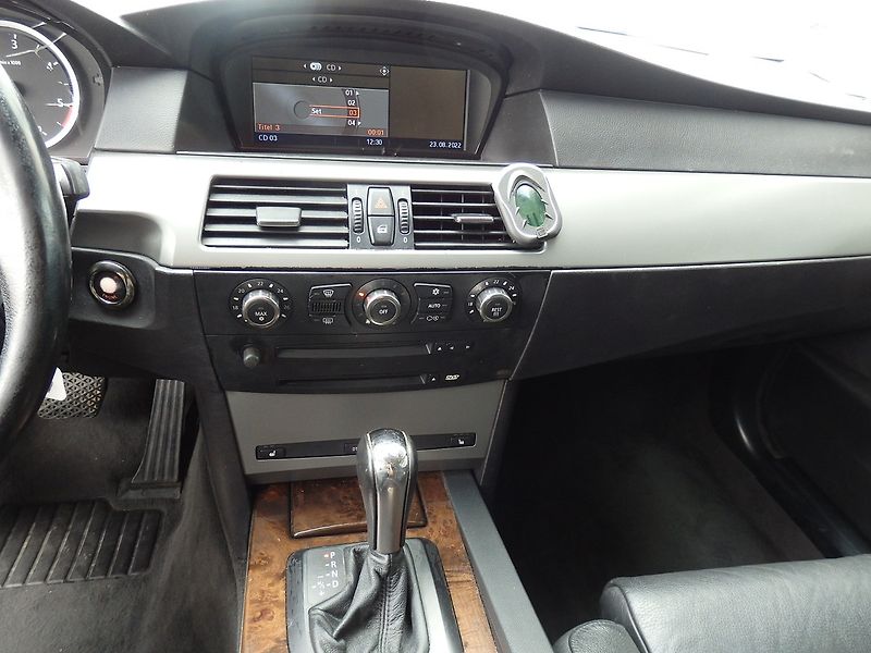 BMW Řada 5 530d 6x AIRBAG, ZÁVĚS - fotka 15 z 16