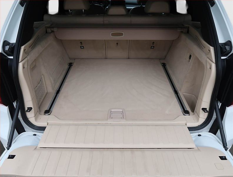 BMW X5 (2018) M Paket xDrive40d - fotka 13 z 14