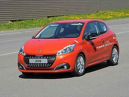 Peugeot 208 ujel na jednu nádrž 2152 km.