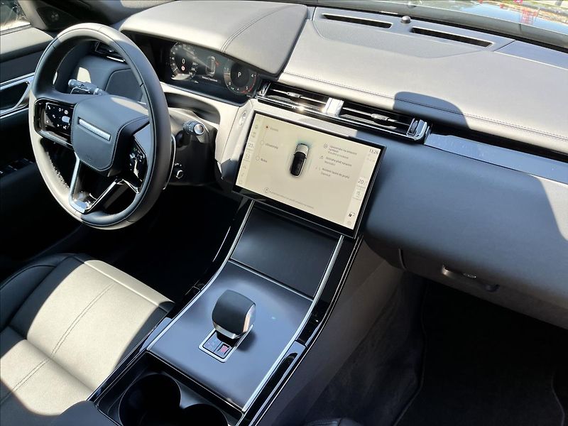 Land Rover Range Rover Velar 2,0 D200 DYNAMIC SE AWD - fotka 36 z 37