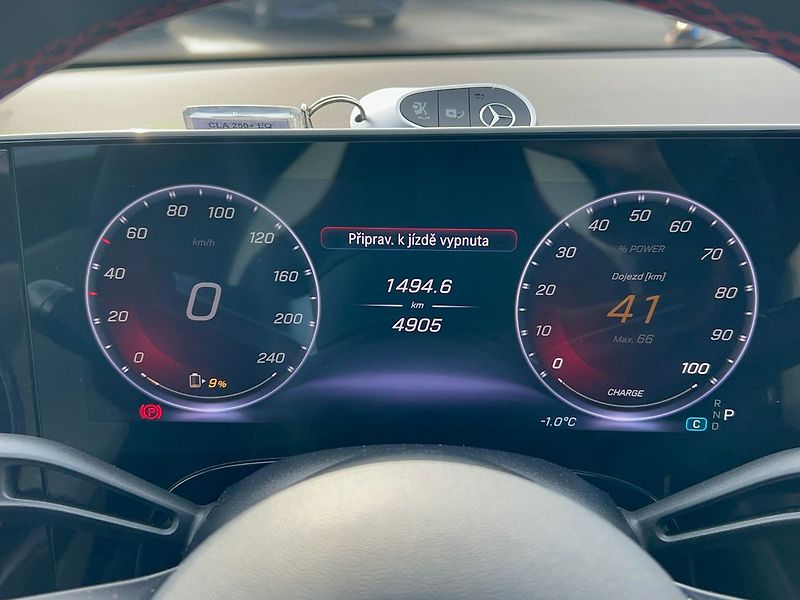 Mercedes-Benz CLA 250+ s technologií EQ - fotka 17 z 28