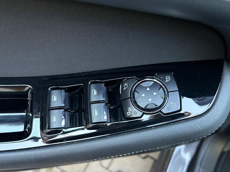 Ford Galaxy (2022) 2.0 EcoBlue  Titanium 7 míst - fotka 14 z 30