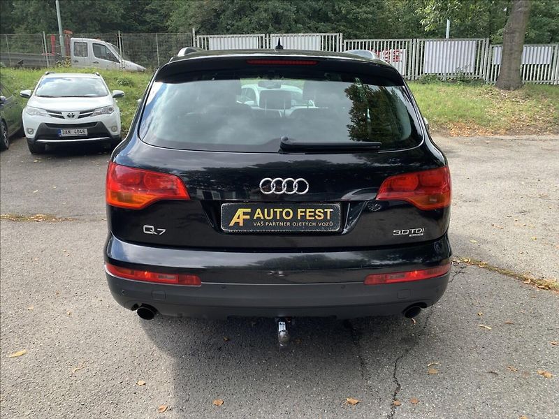 Audi Q7 3,0 TDI QUATTRO - fotka 6 z 20