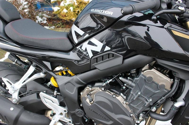 QJ Motor (2026) SRK 800 NOVINKA  2026   možnos - fotka 6 z 11
