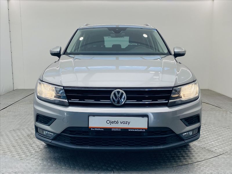 Volkswagen Tiguan 2,0 TDI DSG 110 kW COMFORTLINE - fotka 4 z 27