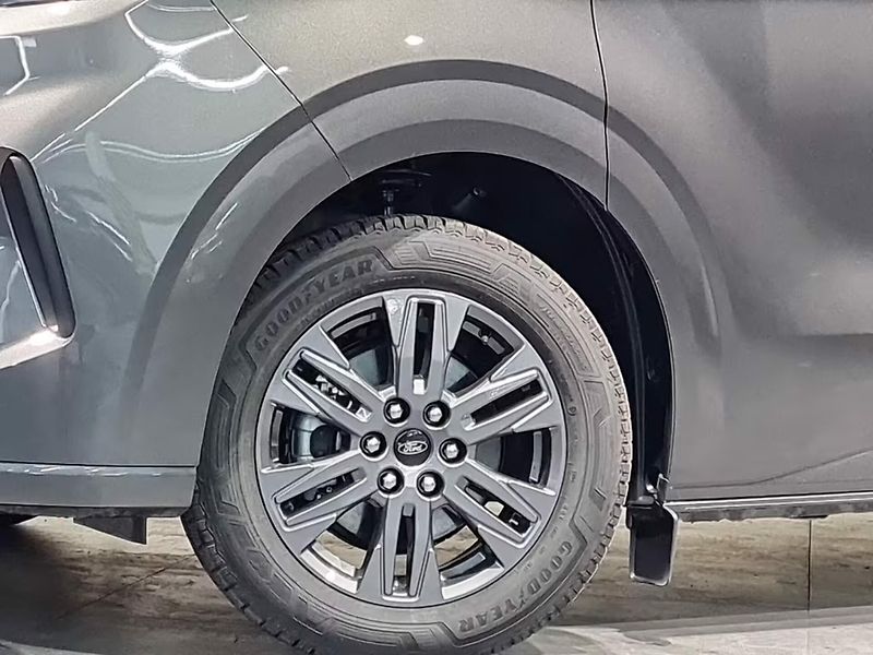 Ford Tourneo Custom (2026) Nugget Titanium 320 L2 - fotka 3 z 12