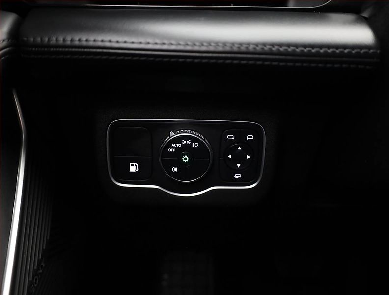 Omoda 9 (2026) SHS 1.5 PHEV - fotka 21 z 26