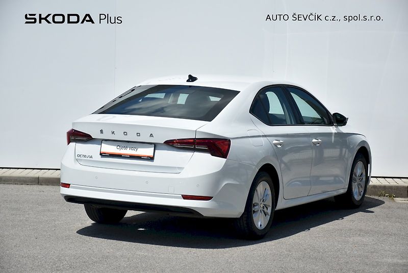 Škoda Octavia (2022) Ambition 2.0 TDI 85kW - fotka 2 z 31