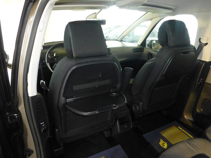 Citroën Grand C4 Picasso (2014) 1,6HDI*DIGI*NAVIGACE*ALU*7MIST - fotka 17 z 29