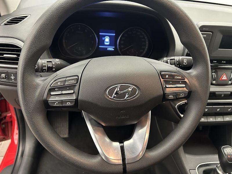 Hyundai i30 1.5 GDi Start Plus kombi - fotka 8 z 21