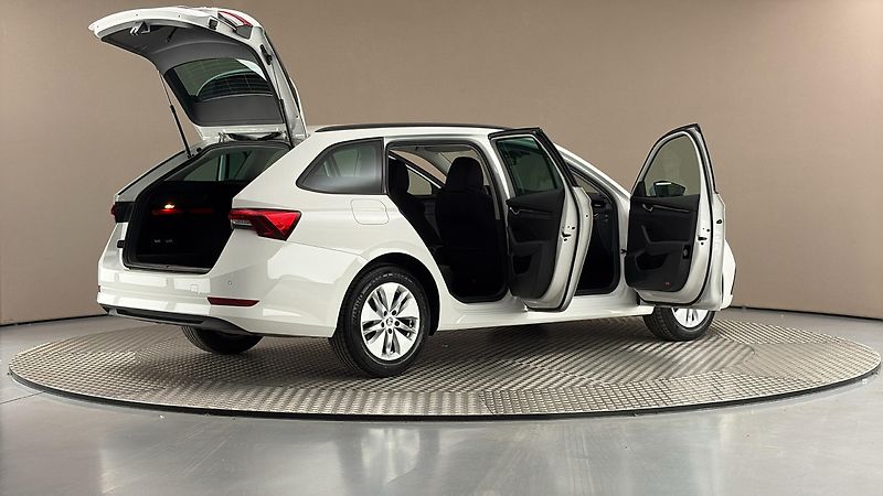 Škoda Octavia 2.0 TDI Ambition Combi - fotka 6 z 24