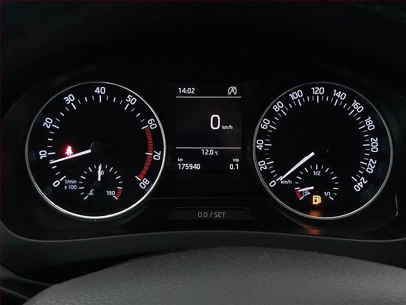 Škoda Rapid (2016) Spaceback 1.2 TSI - fotka 11 z 15