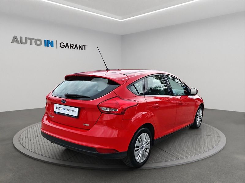 Ford Focus (2016) Trend čr. 1,0 ecoboost 125k pr - fotka 6 z 15