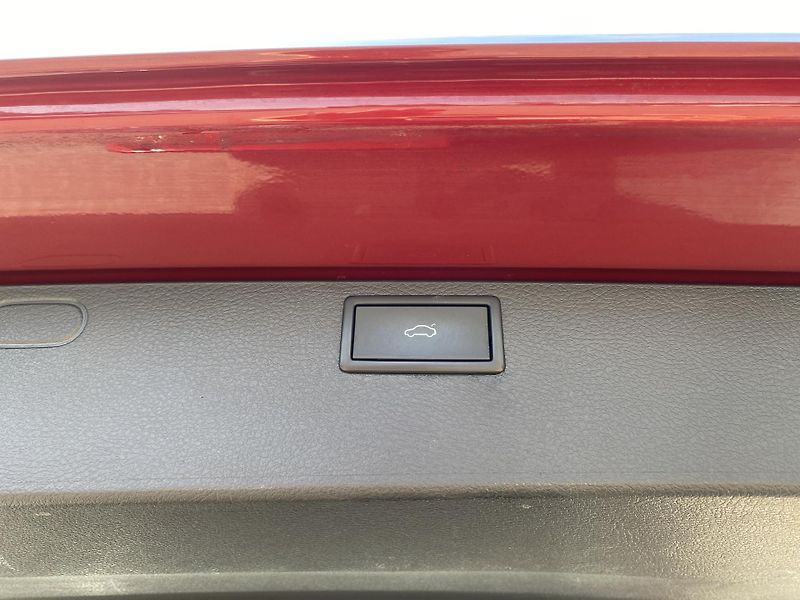 Volkswagen Multivan 4MOTION DSG HIGHLINE - fotka 18 z 27