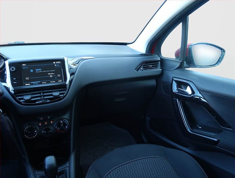 Peugeot 208 (2018) 1.2 PureTech, ČR,1.maj - fotka 8 z 16