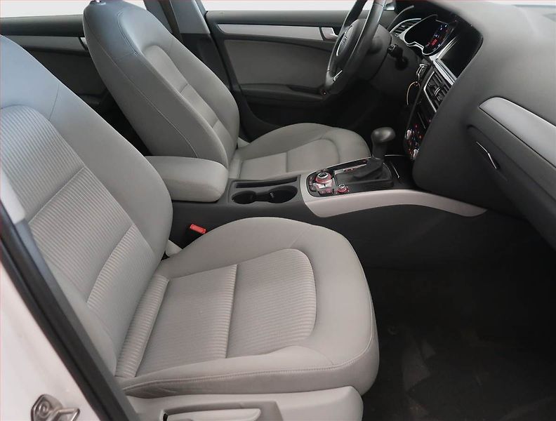 Audi A4 (2015) Attraction 2.0 TDI, Automat - fotka 9 z 15