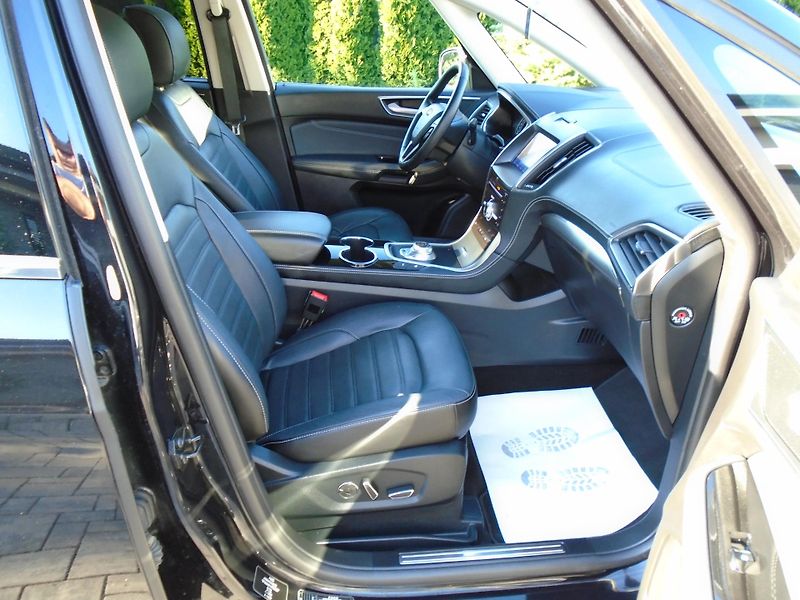 Ford Galaxy 2.5 Duratec FHEV Vignale 7Míst - fotka 37 z 47