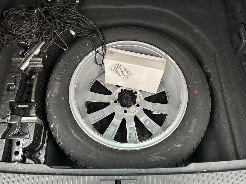 Volkswagen Passat Variant 2,0 TDI Highline - fotka 26 z 27