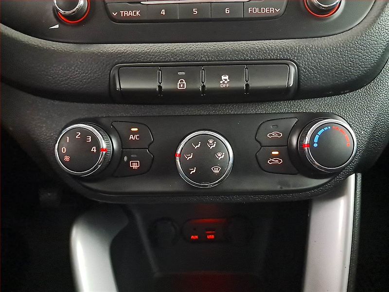 Kia Ceed (2014) 1.4 CRDi - fotka 13 z 16